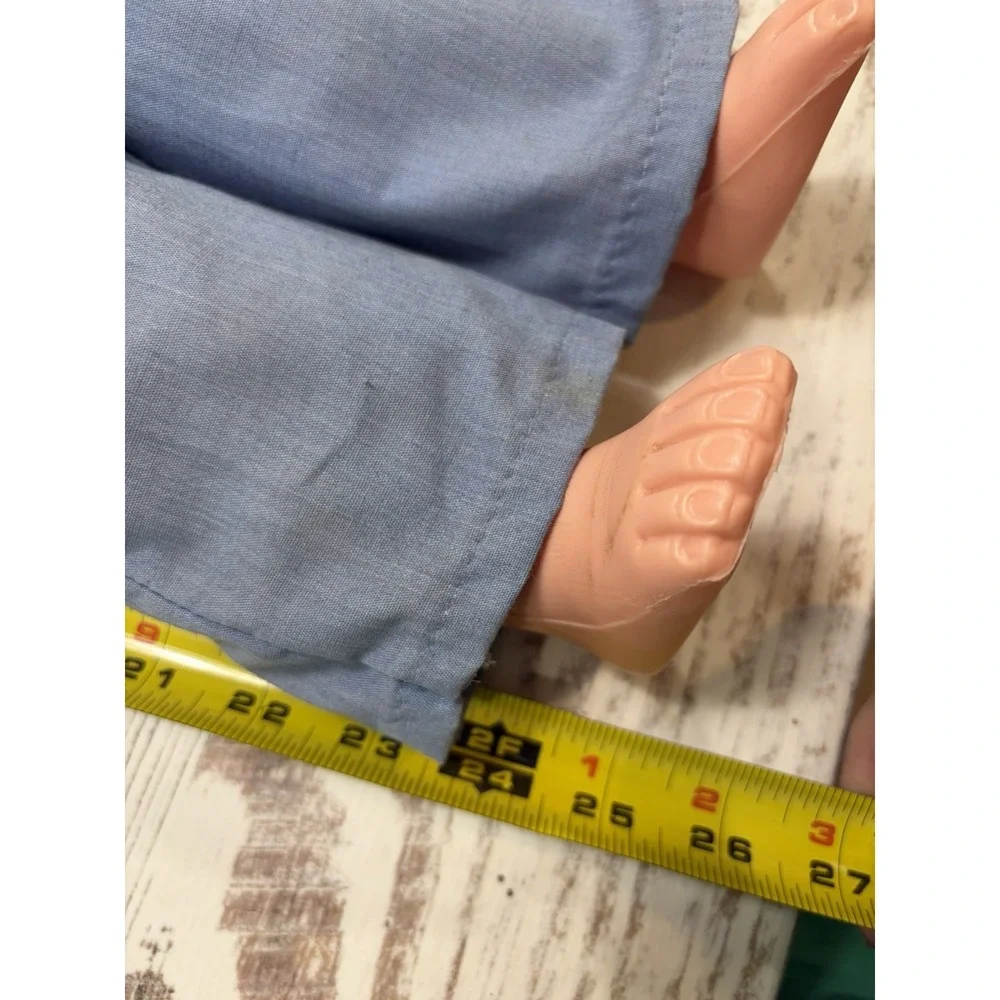 Vintage Uneeda Doll Co 24 inch Mindy Walker Doll Marked 1967 Blonde Sleep Eyes
